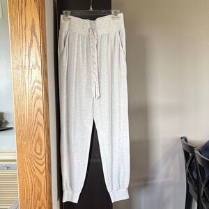 Victoria’s Secret Women’s Size Medium Sleep / Joggers Pants with Ribbon Tie